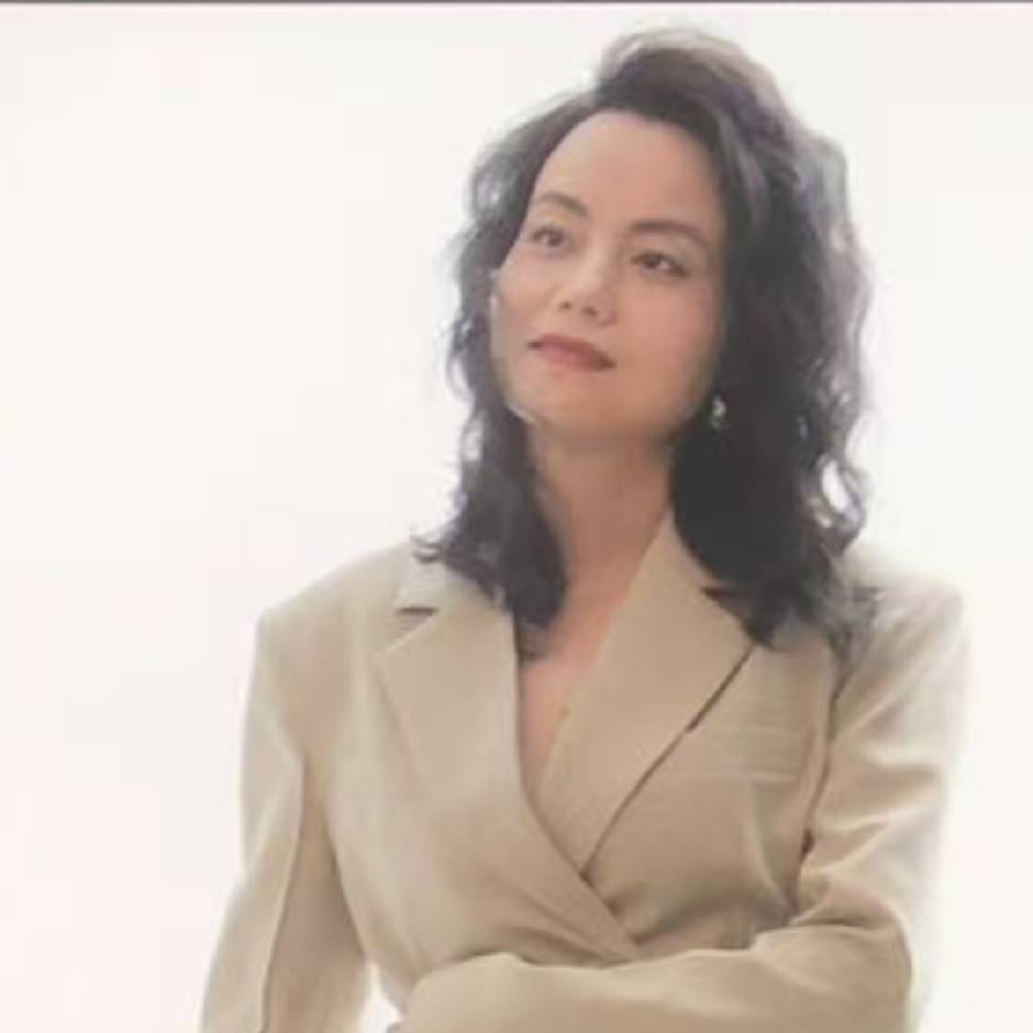 Lei, a Chinese lighting agent and trader